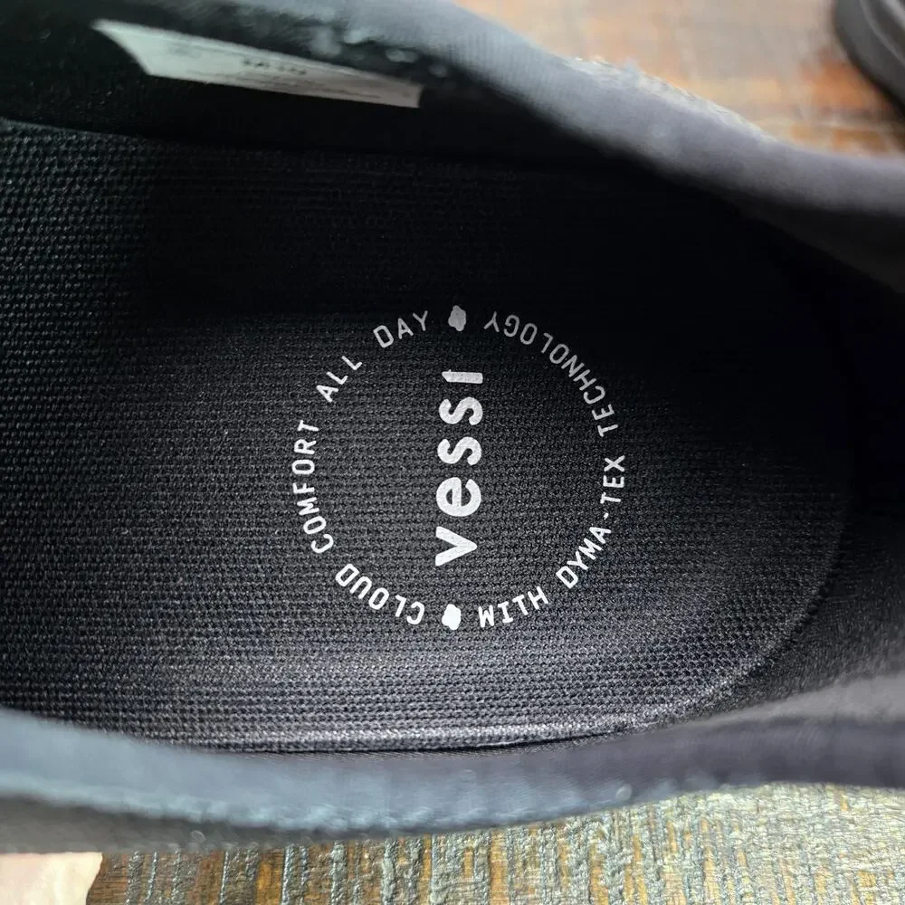NEW Vessi Weekend 1.5 Sneaker Womens Size 8 Waterproof Shoes Asphalt Black Black